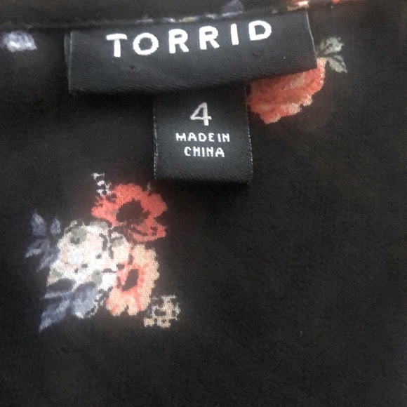 Torrid Black Floral Sheer Button Down Tunic Sz 4X - Picture 8 of 16